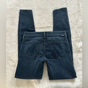 MOTHER The Looker Mid Rise Skinny Jeans in Grand Sophie Wash